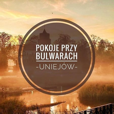 Pokoje Przy Bulwarach อูเนียยูฟ ภายนอก รูปภาพ